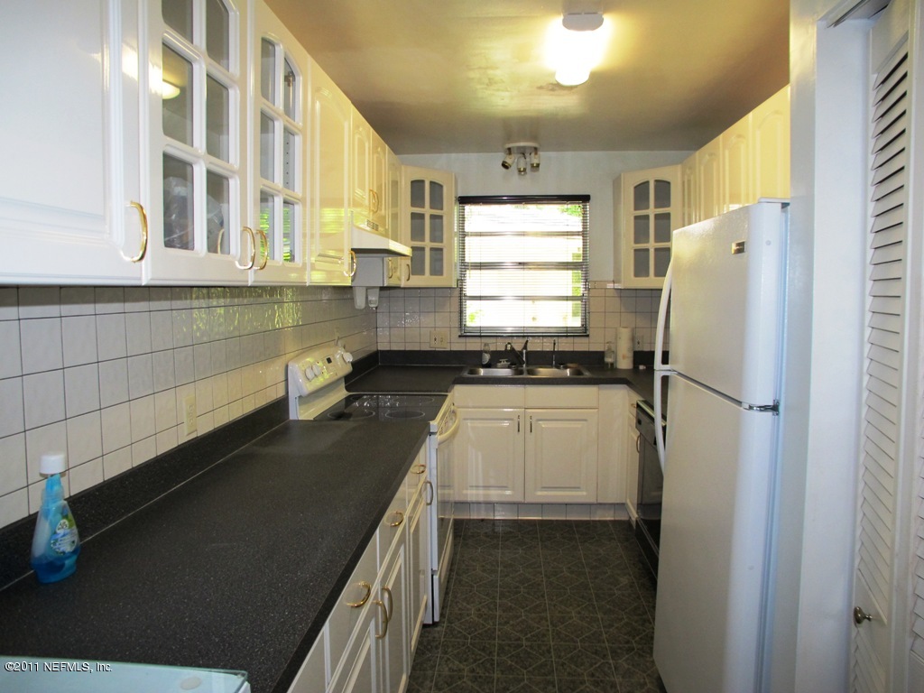 10251 Agave Road Jacksonville, FL 32246 - Photo 4 of 14 Kitchen