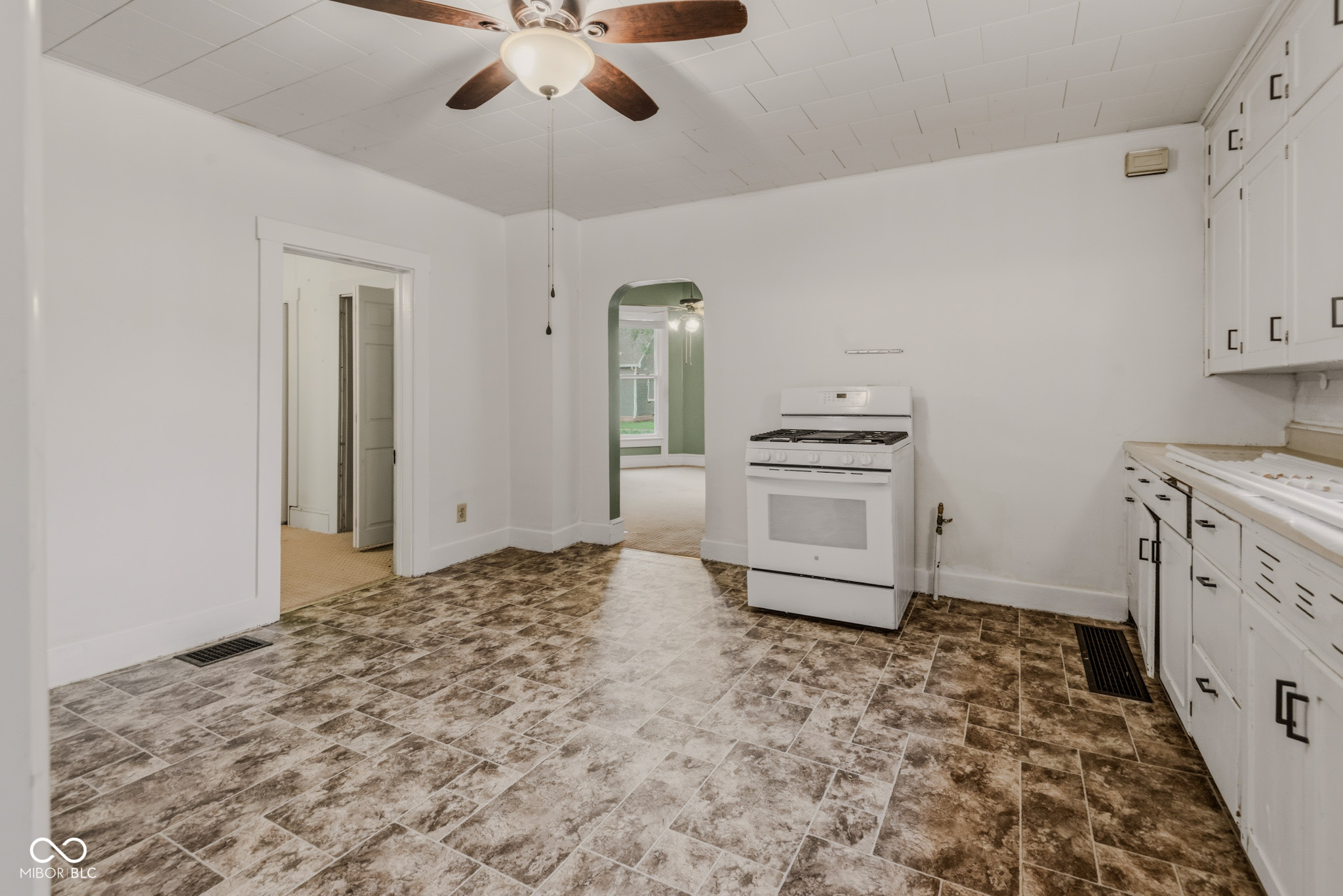 1902 Gilmore Street Columbus, IN 47201 - Photo 9 of 24