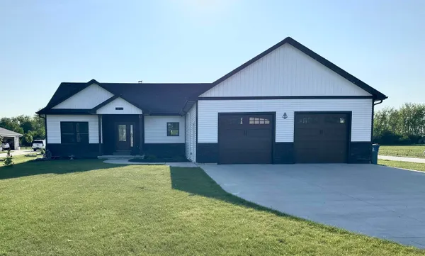$500,000 | 1911 Southeast Boutell Road, Essexville, MI 48732