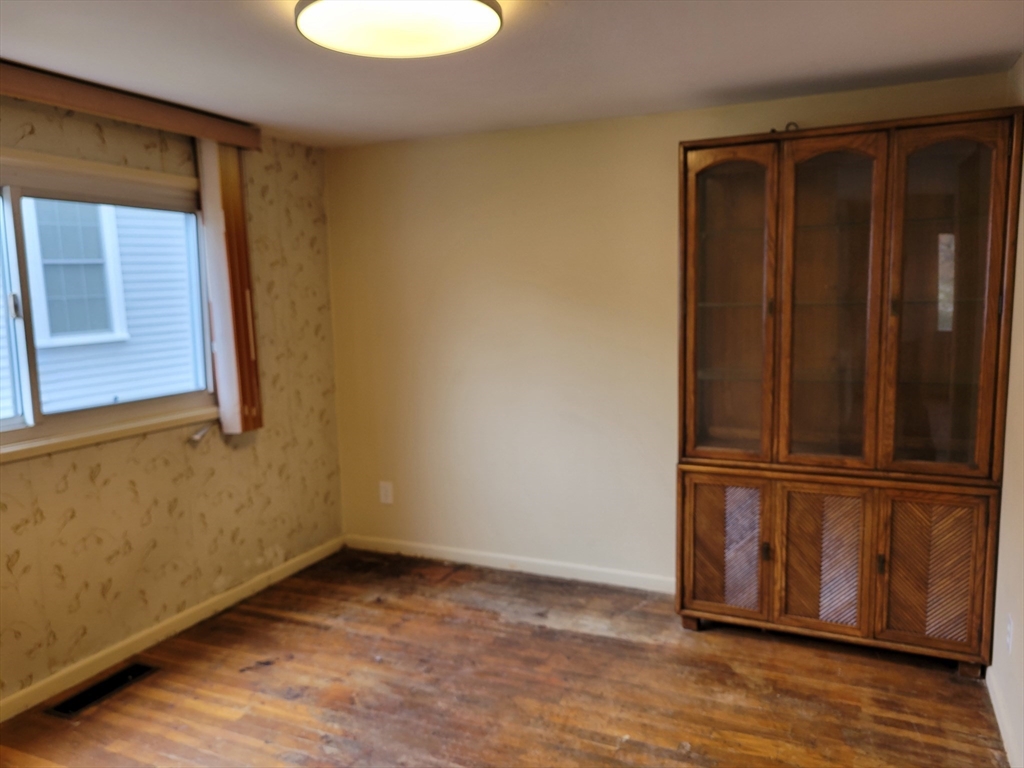 28 Dodge Road Boston, MA 02136 - Photo 5 of 16