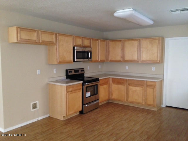 9410 West Eaton Road Phoenix, AZ 85037 - Photo 2 of 16 OpenKitchen