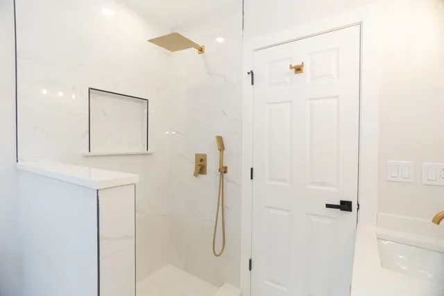 $674,900 | 5529 West Cornelia Avenue, Chicago, IL 60641