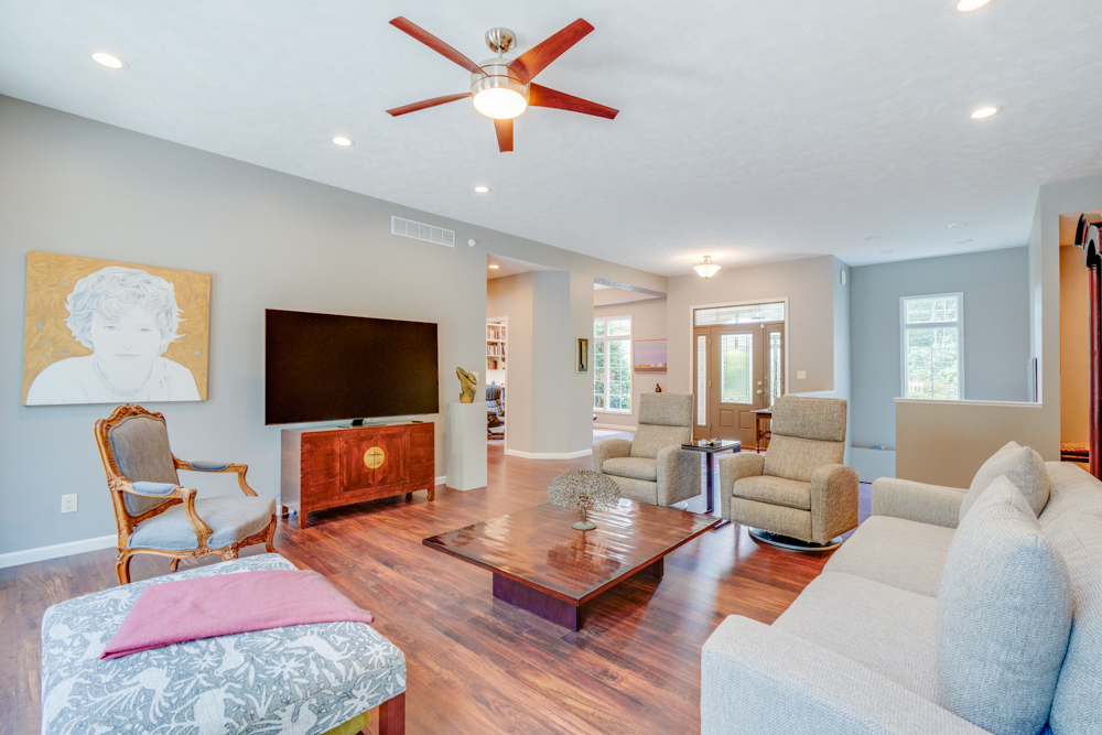 3550 East Bishop Road Mount Vernon, IL 62864 - Photo 8 of 61 a living room with furniture and a flat screen tv