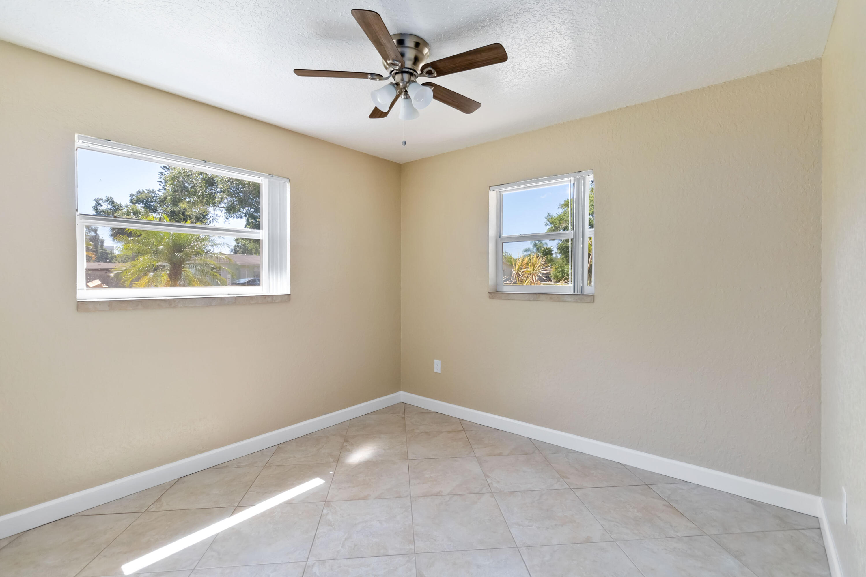 2908 Emory Street Melbourne, FL 32901 - Photo 17 of 34 022