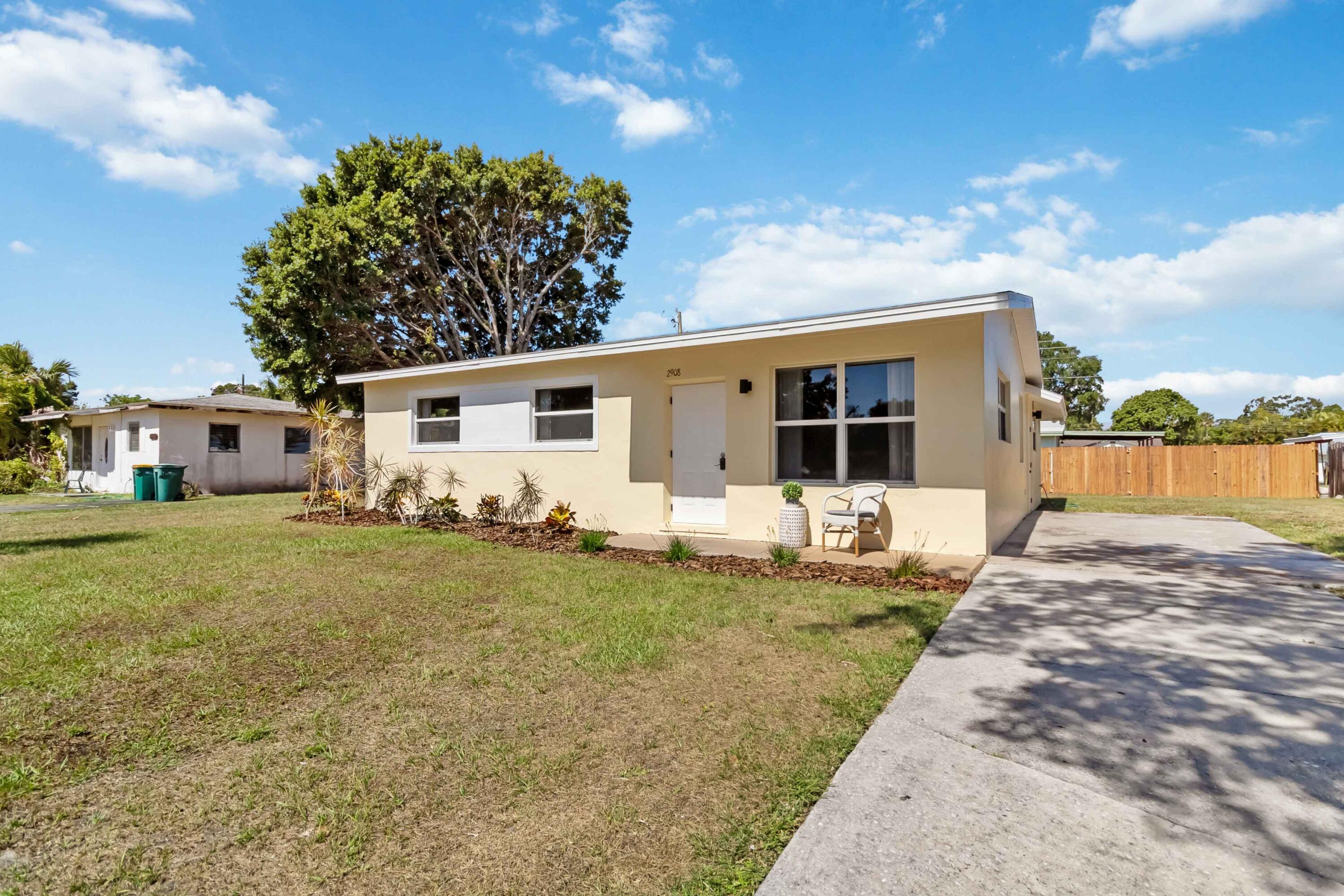 2908 Emory Street Melbourne, FL 32901 - Photo 3 of 34 003