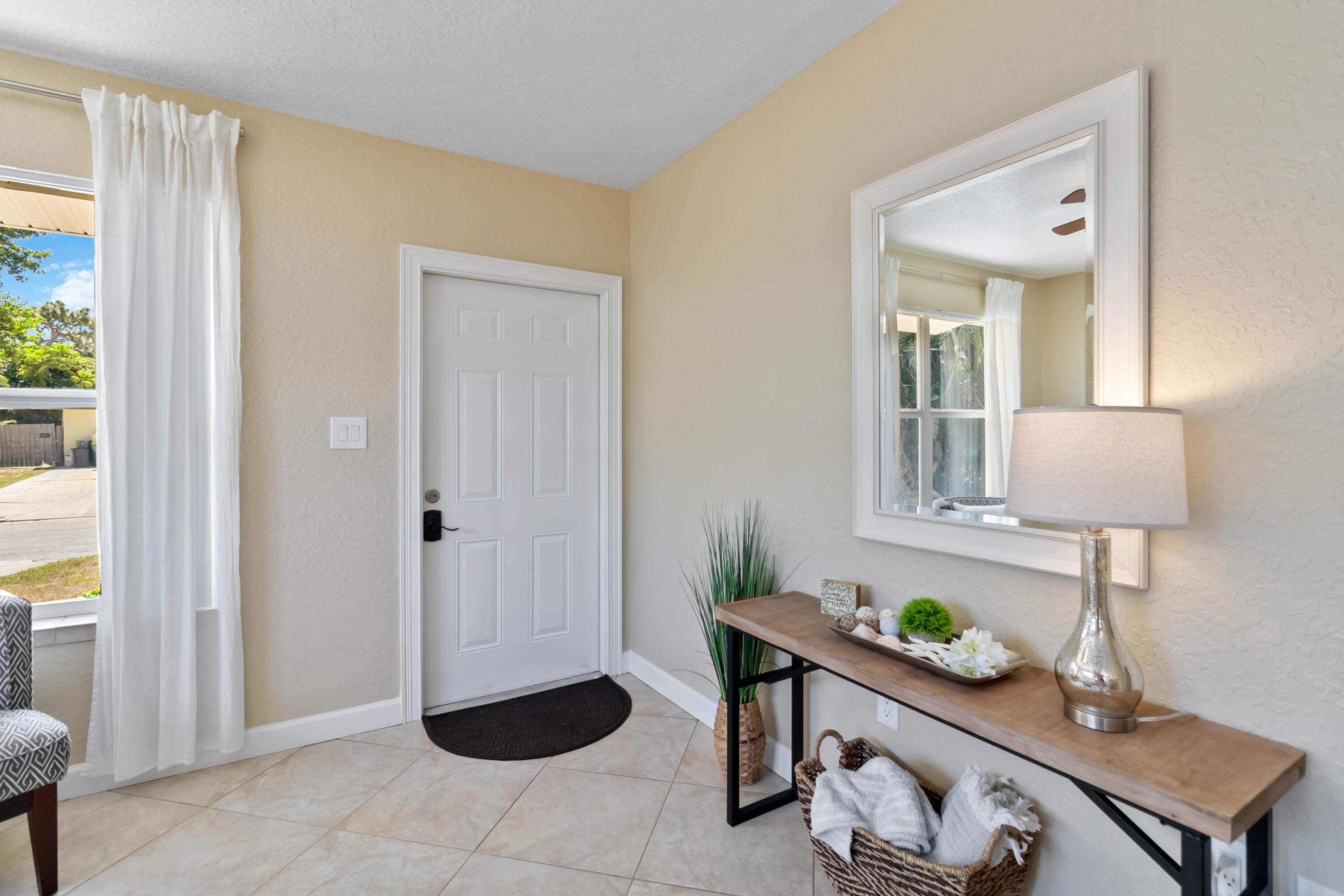 2908 Emory Street Melbourne, FL 32901 - Photo 5 of 34 005