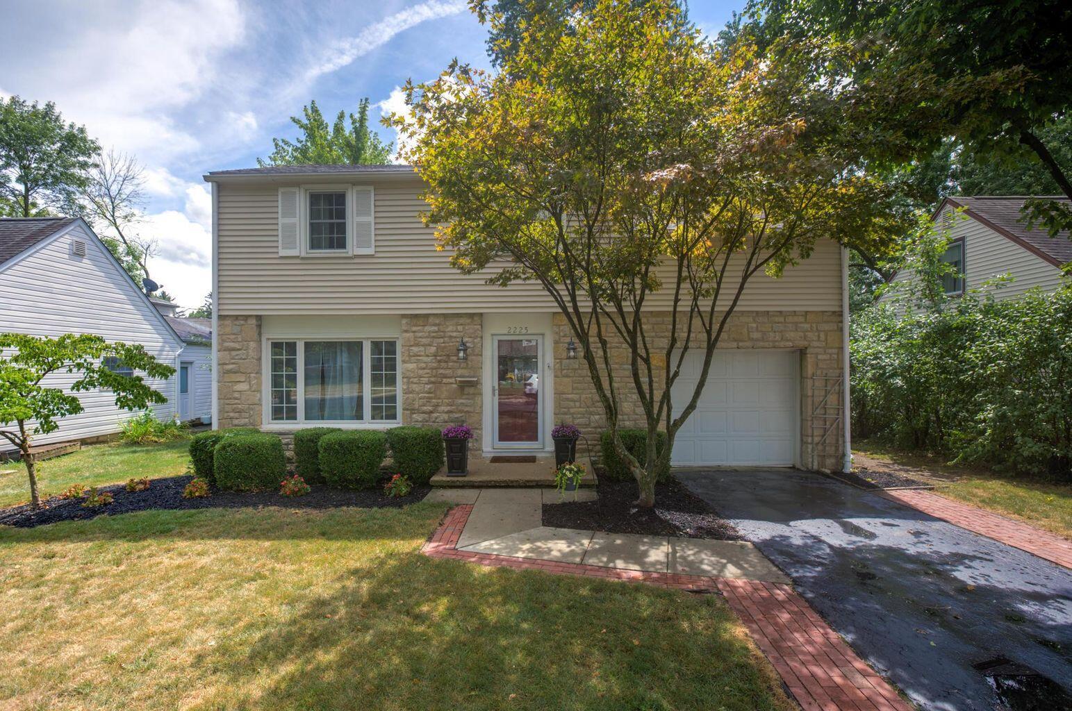 2225 Swansea Road Columbus, OH 43221 - Photo 7 of 62 Warm Weather Front Exterior