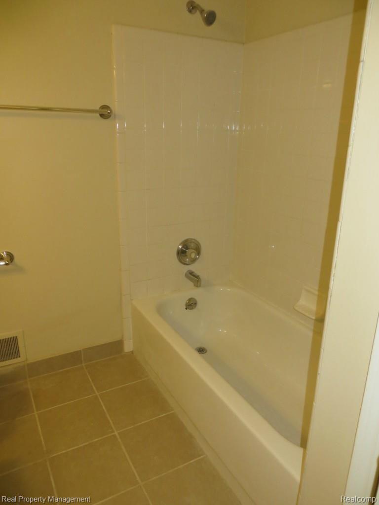 13461 Frazho Road Warren, MI 48089 - Photo 12 of 31 013.jpg
