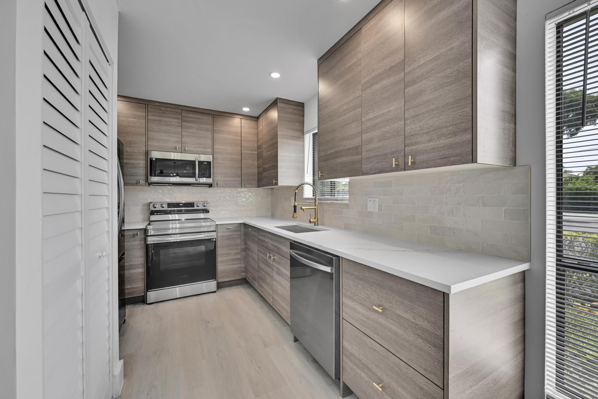 159 Northwest 70th Street, Unit 401 Boca Raton, FL 33487 - Photo 8 of 26 159 NW 70th St #401 Boca 00015