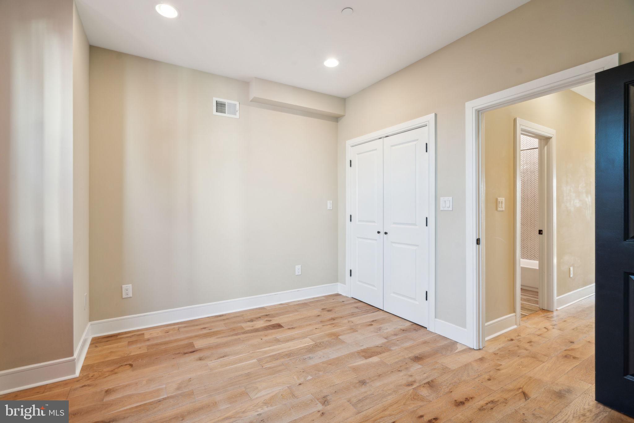 518 Mercy Street Philadelphia, PA 19148 - Photo 29 of 50 Bright and airy versatile space.