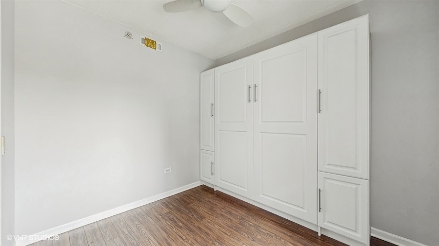 210 North Addison Avenue, Unit 202 Elmhurst, IL 60126 - Photo 6 of 21 a view of small space