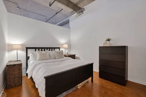 $385,000 | 210 South Desplaines Street, Unit 404, Chicago, IL 60661
