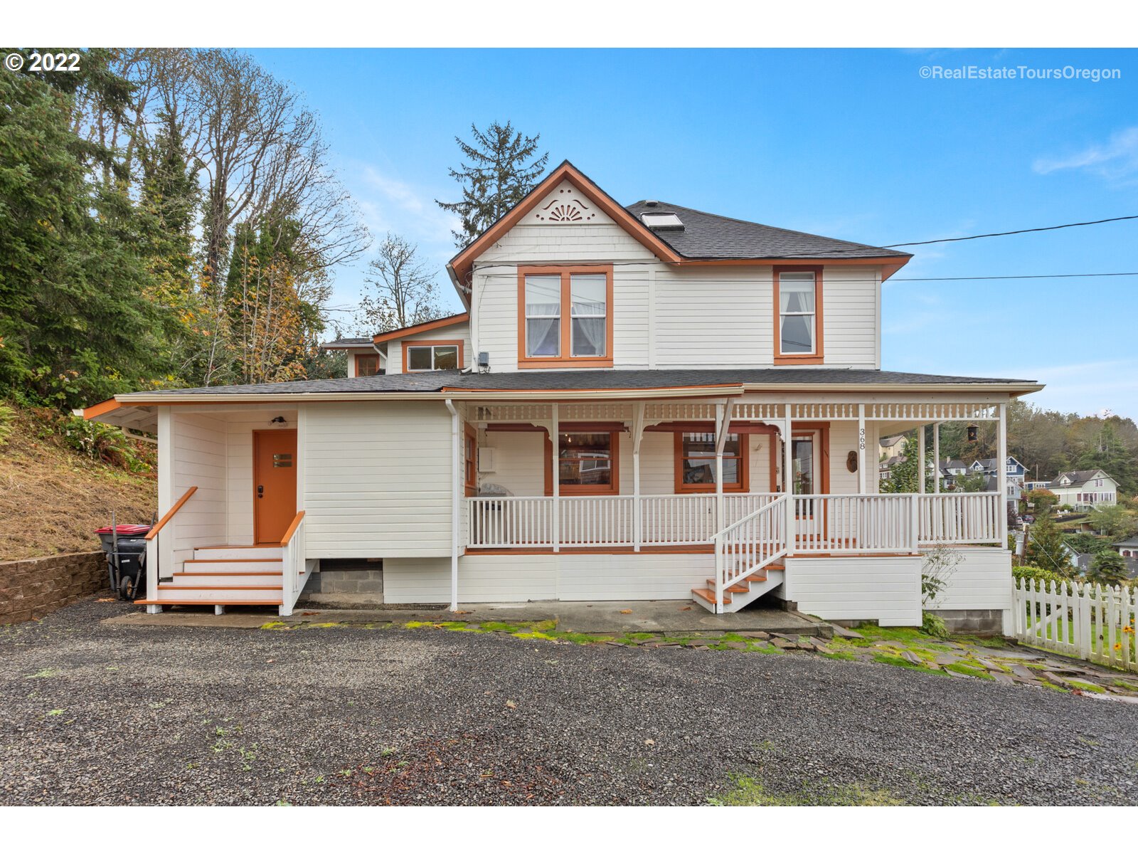 368 38th Street Astoria, OR 97103 - Photo 1 of 32