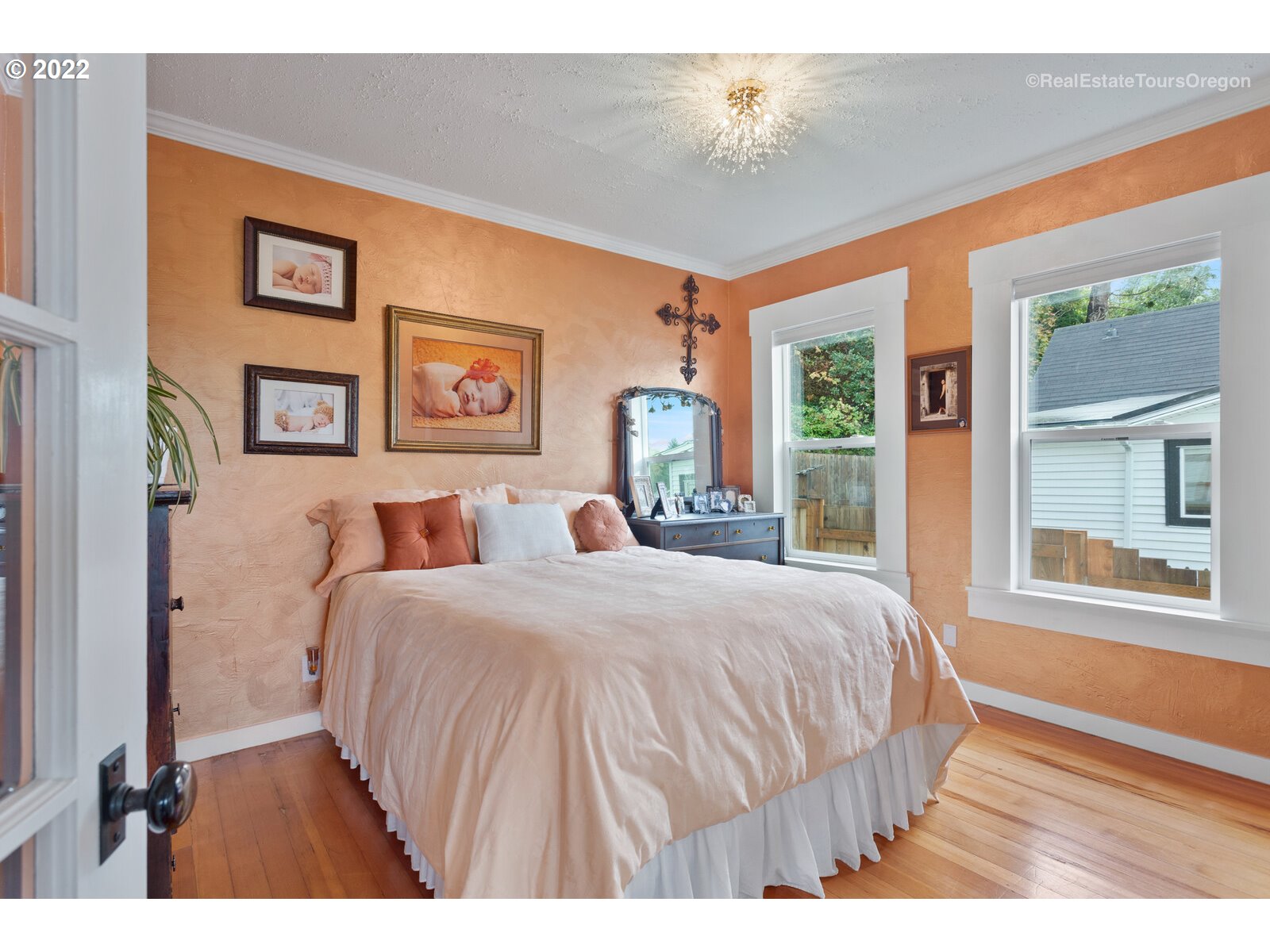 368 38th Street Astoria, OR 97103 - Photo 13 of 32