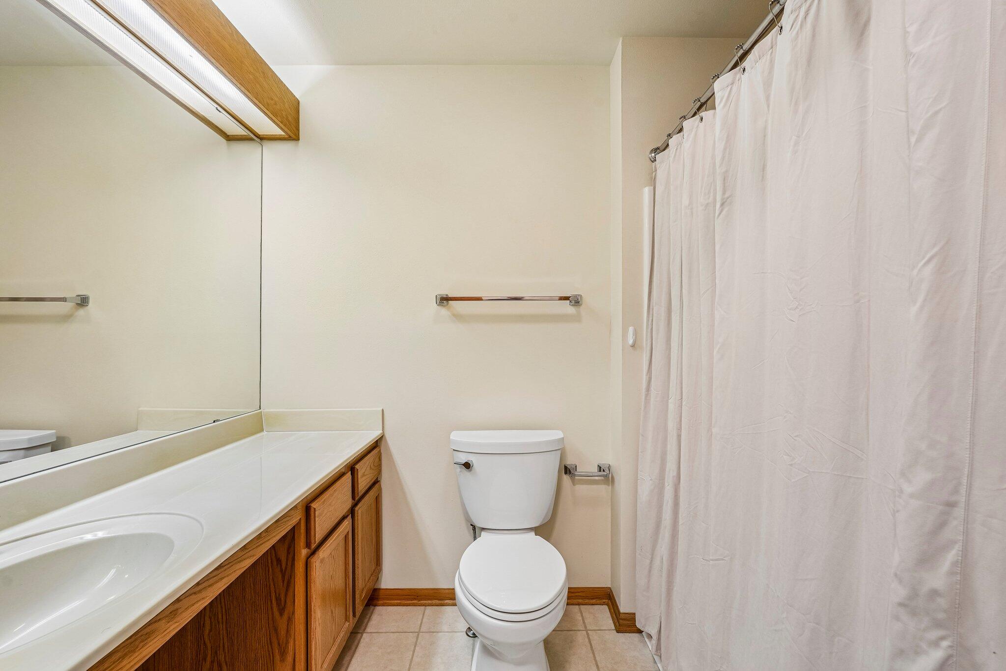 7017 West Hummingbird Court Milwaukee, WI 53223 - Photo 20 of 38 Bathroom