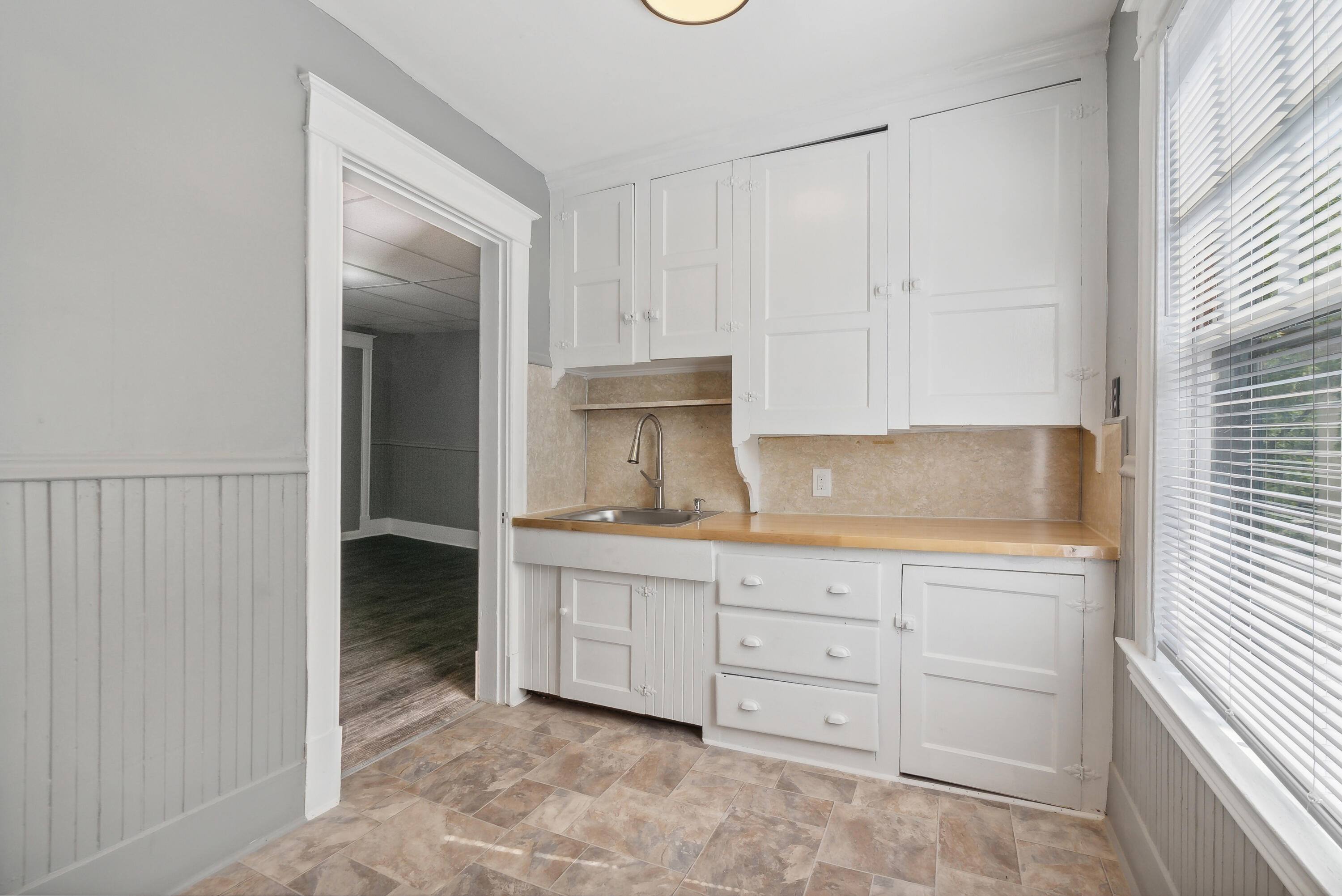 37 Union Street Lewiston, ME 04240 - Photo 6 of 53 DSC08102