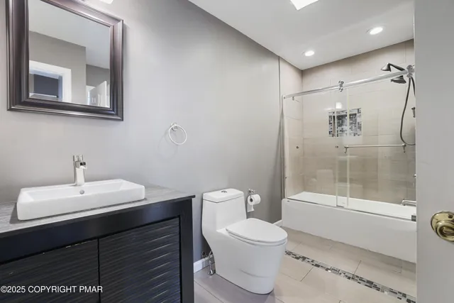 $260,000 | 222 Abbington Drive, East Stroudsburg, PA 18302