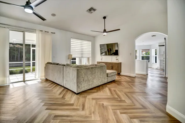 $634,900 | 112 Cocoplum Circle, Royal Palm Beach, FL 33411