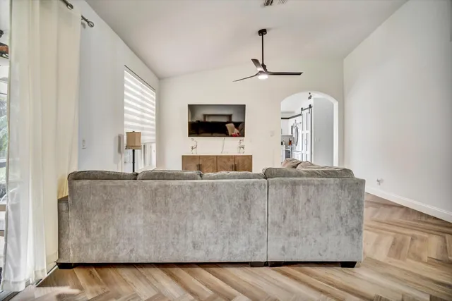 $634,900 | 112 Cocoplum Circle, Royal Palm Beach, FL 33411