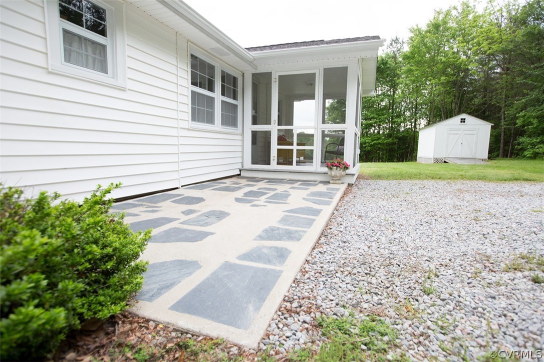 500 Germantown Road Farmville, VA 23901 - Photo 14 of 17 Screen Porch & backyard