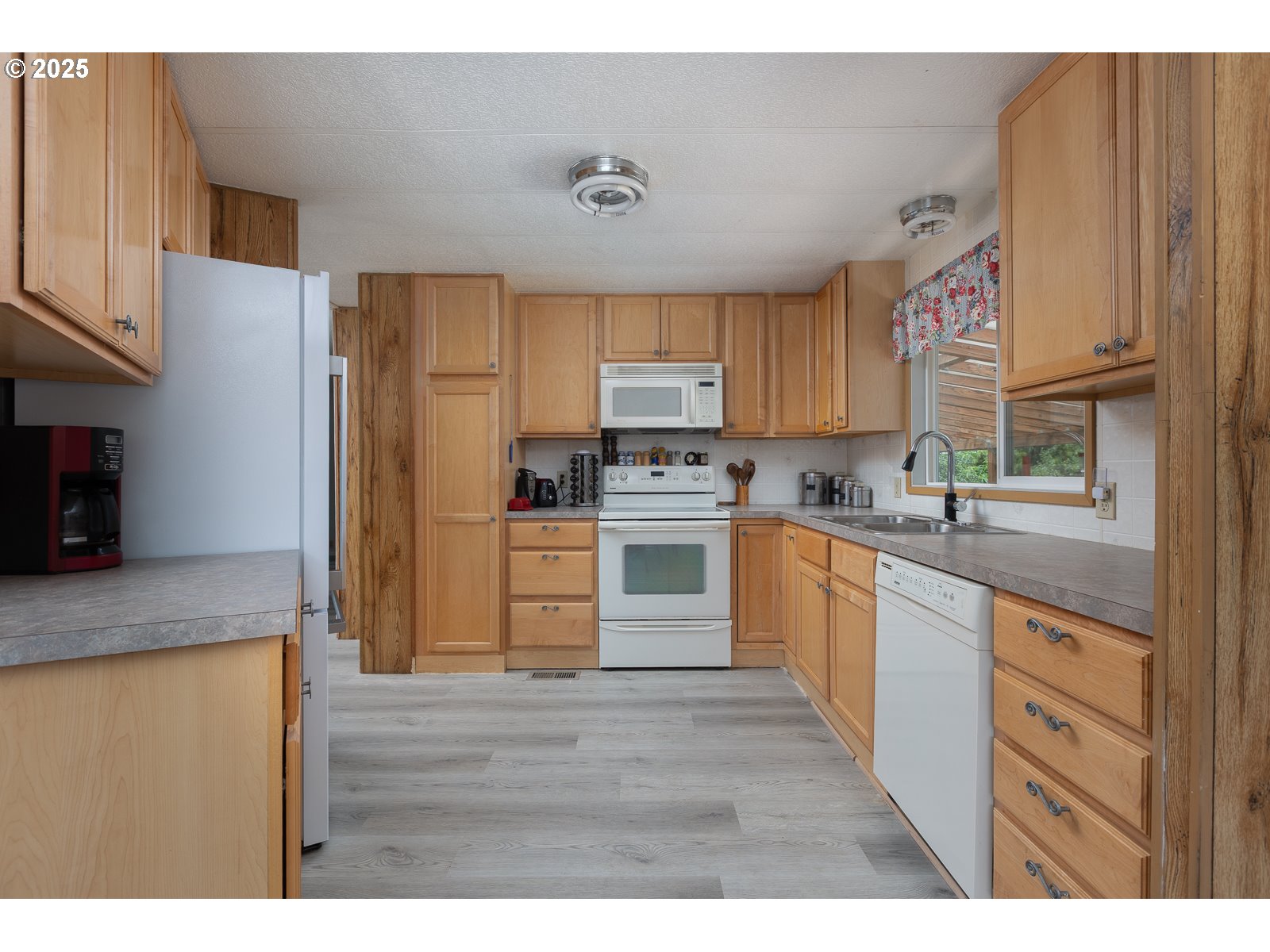 787 North River Bend Road Otis, OR 97368 - Photo 6 of 24 Gallery Image 6
