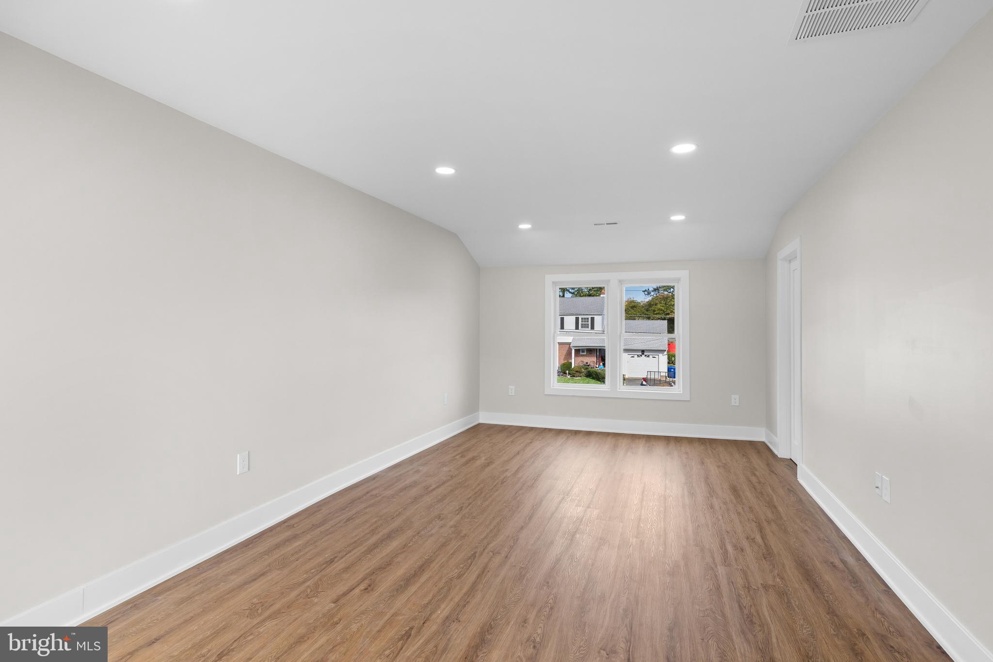 208 Regency Road Beverly, NJ 08010 - Photo 15 of 28