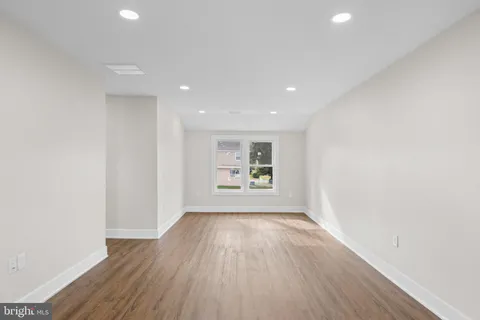 $580,000 | 208 Regency Road, Beverly, NJ 08010