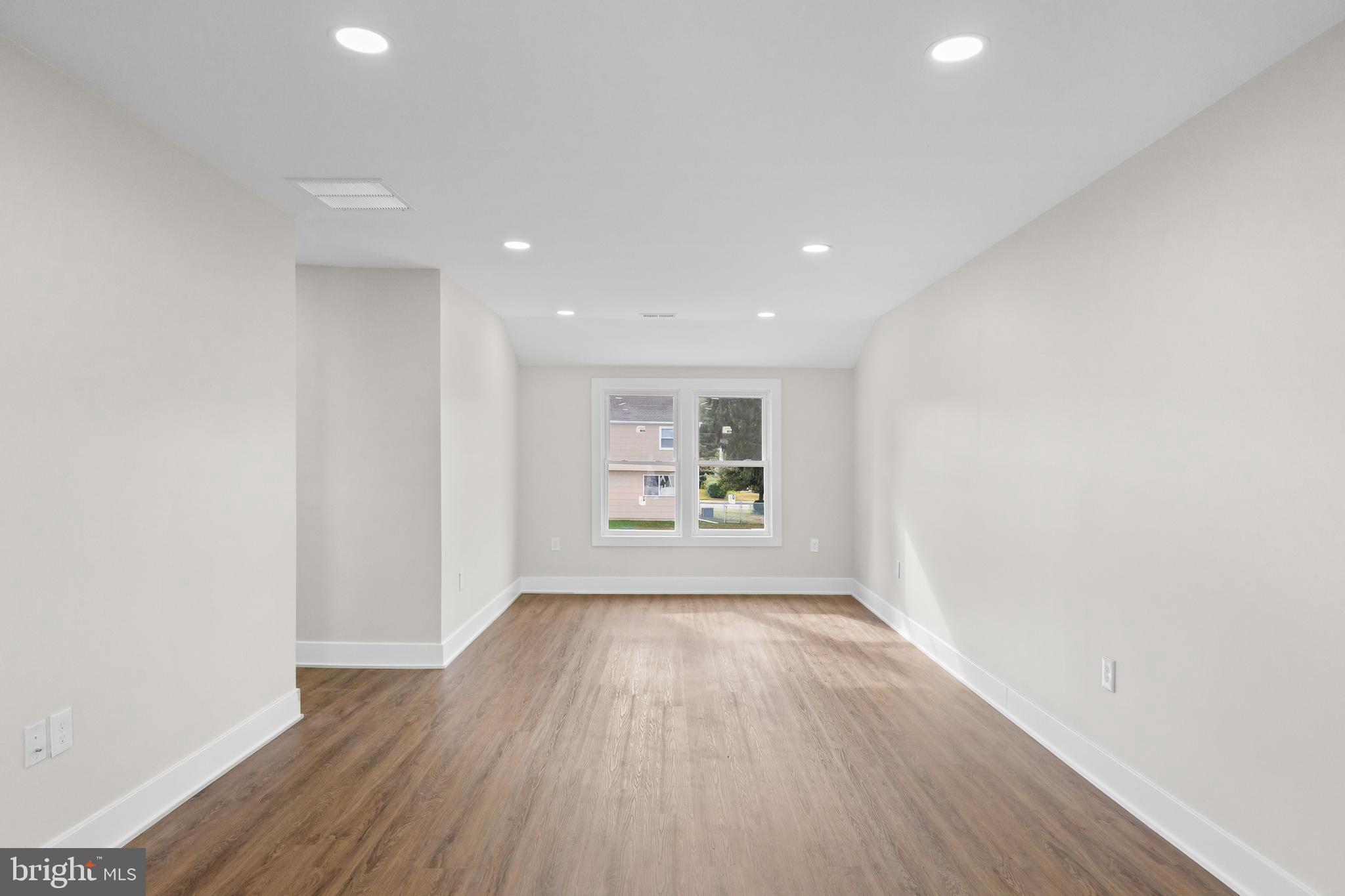 208 Regency Road Beverly, NJ 08010 - Photo 16 of 28