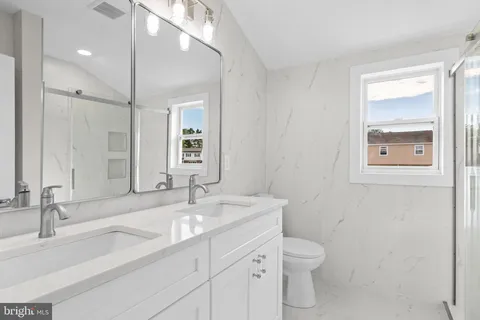 $580,000 | 208 Regency Road, Beverly, NJ 08010