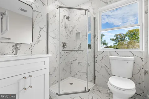 $580,000 | 208 Regency Road, Beverly, NJ 08010