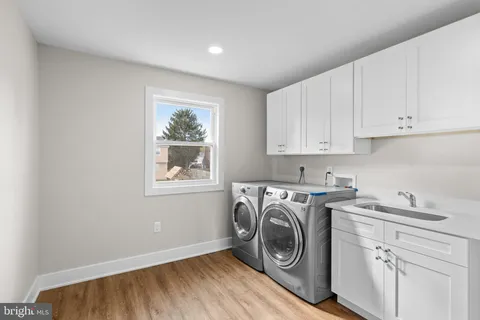 $580,000 | 208 Regency Road, Beverly, NJ 08010