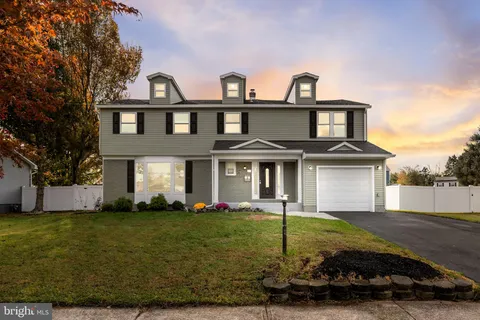 $580,000 | 208 Regency Road, Beverly, NJ 08010