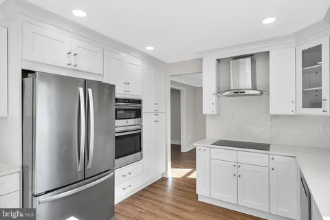 $580,000 | 208 Regency Road, Beverly, NJ 08010