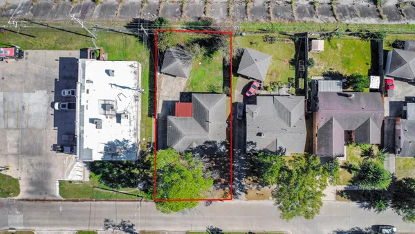 $2,300 | 8011 La Roche Lane, Houston, TX 77036