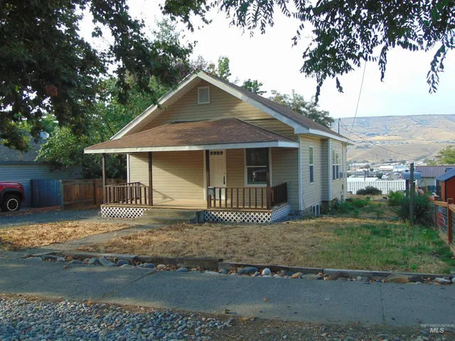 $317,500 | 1825 7th Avenue, Lewiston, ID 83501
