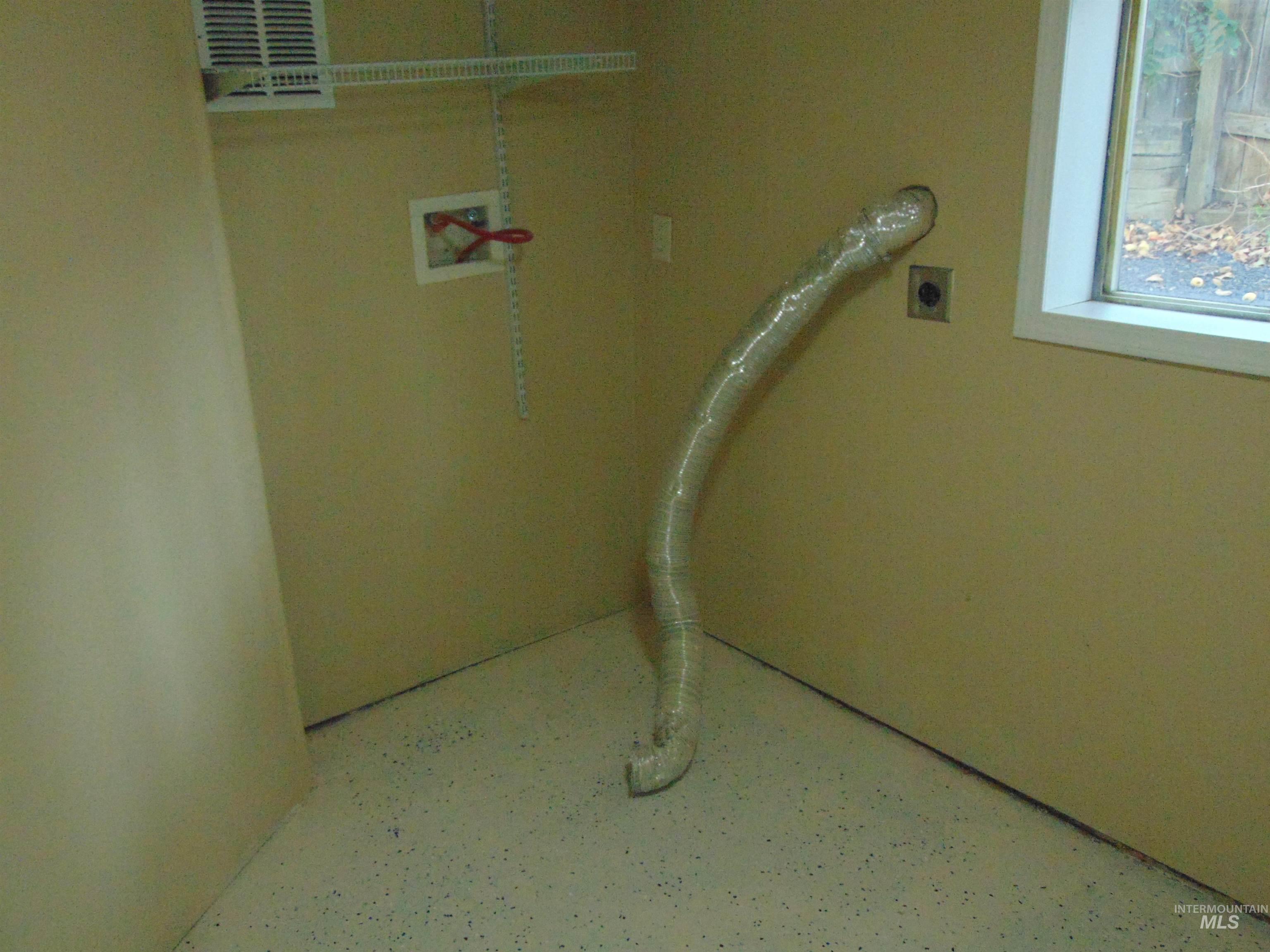 1825 7th Avenue Lewiston, ID 83501 - Photo 15 of 26 Washroom with washer hookup