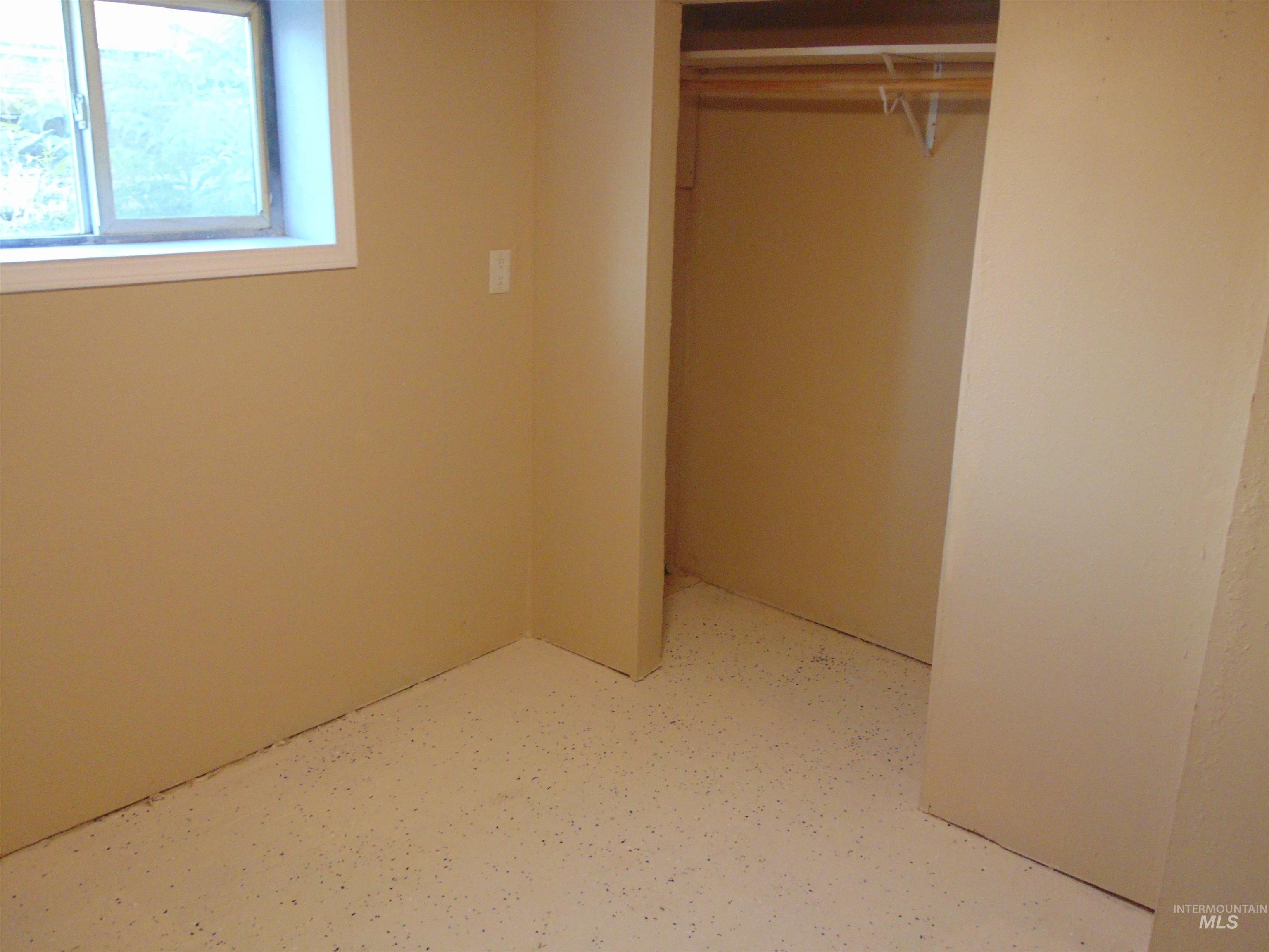 1825 7th Avenue Lewiston, ID 83501 - Photo 16 of 26 View of closet