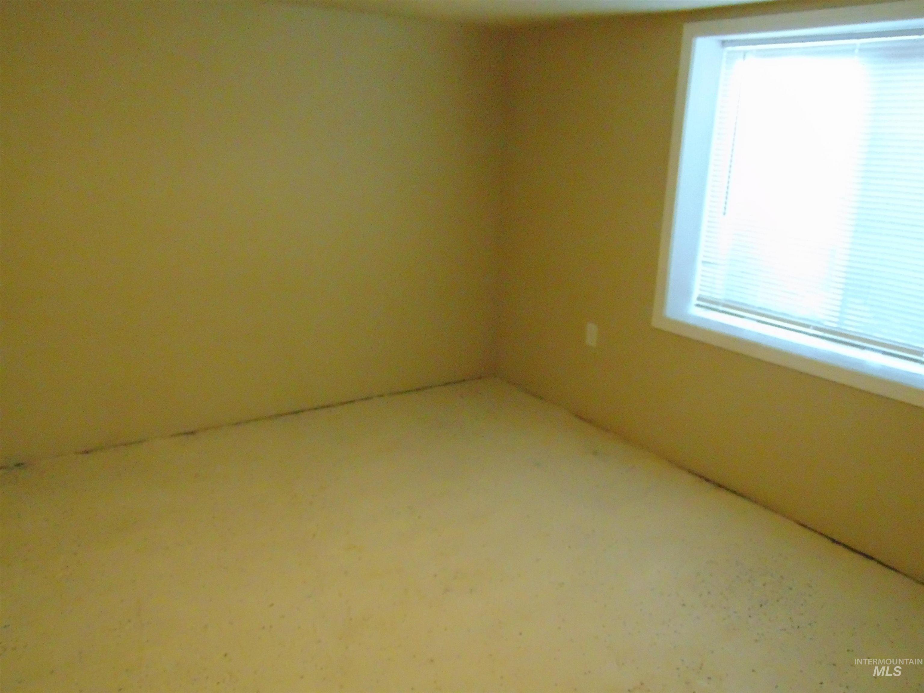 1825 7th Avenue Lewiston, ID 83501 - Photo 22 of 26 View of empty room