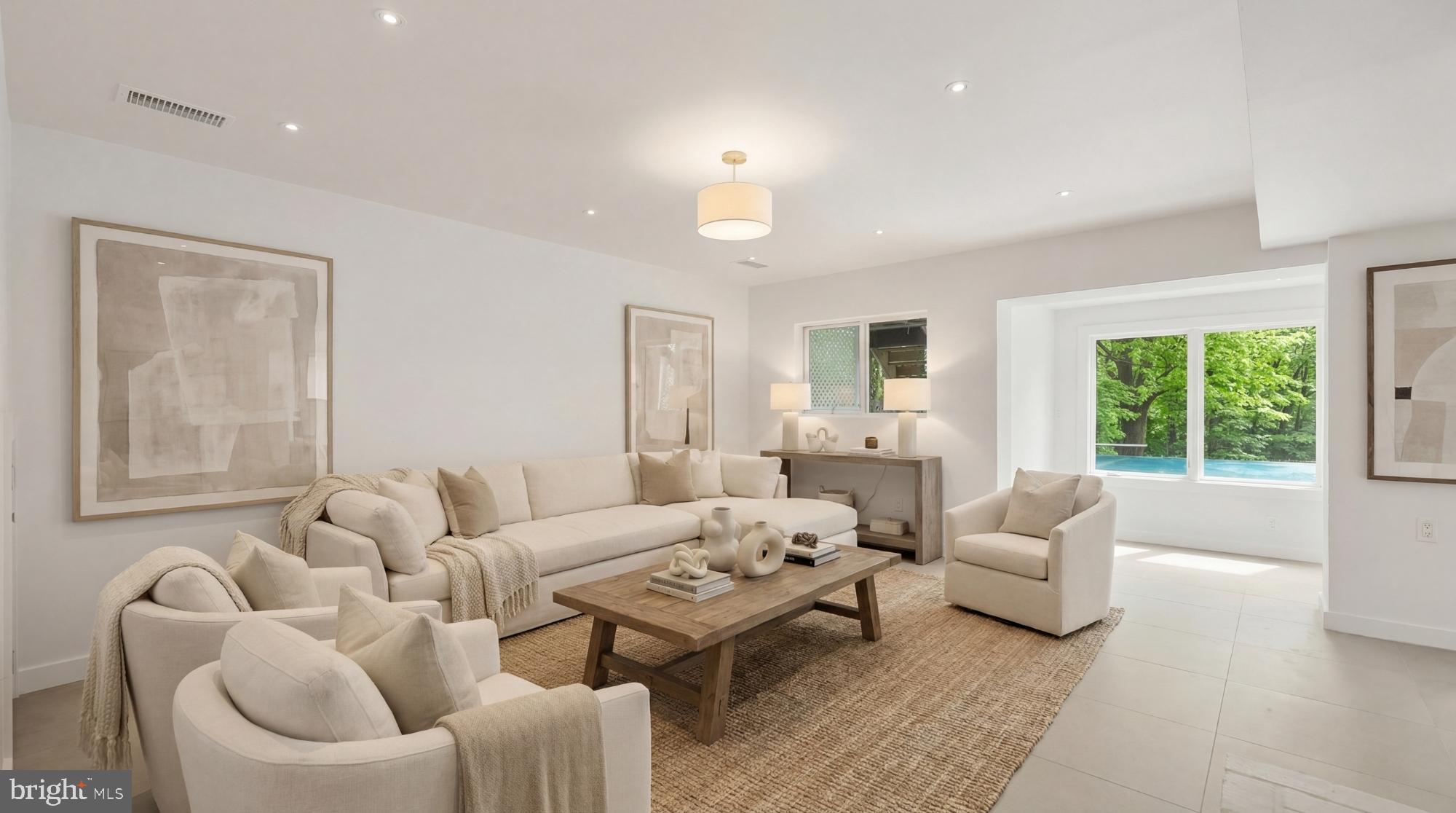 10903 Beach Mill Road Great Falls, VA 22066 - Photo 15 of 25 Family Room