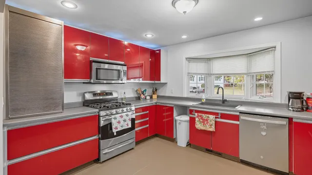 $319,900 | 311 South Redwood Drive, Mankato, MN 56001