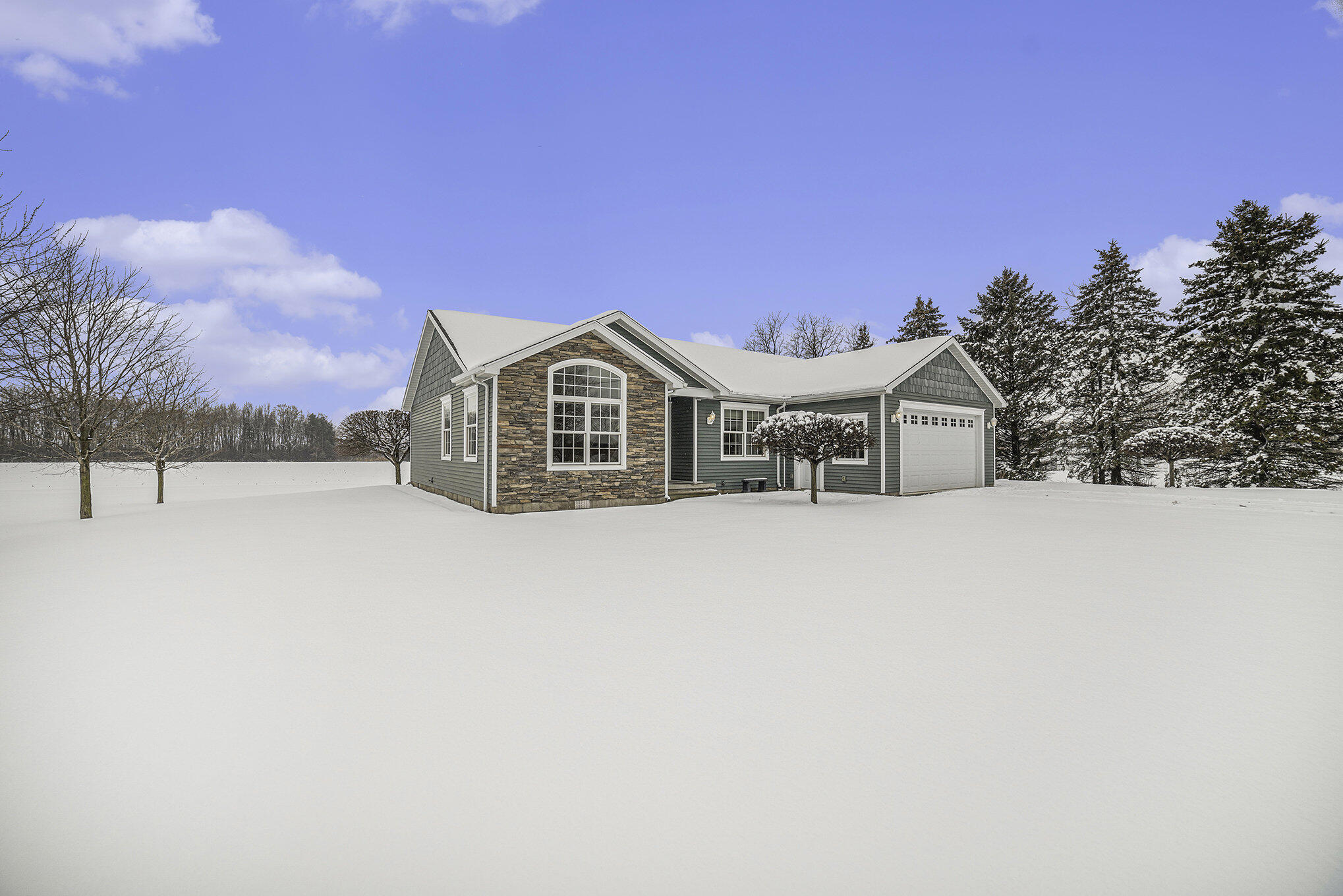 5630 East Olive Road Breckenridge, MI 48615 - Photo 29 of 46 Front view