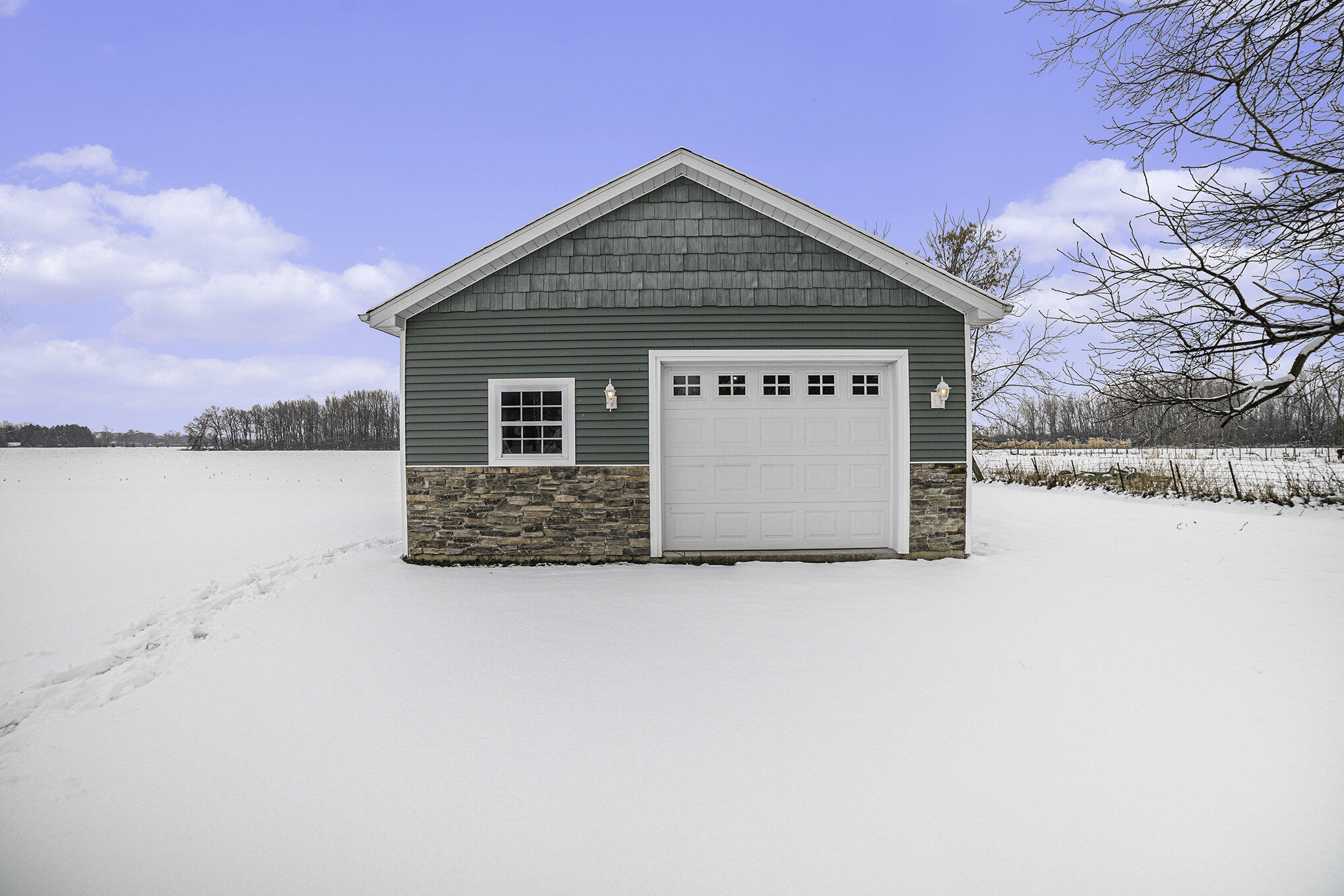 5630 East Olive Road Breckenridge, MI 48615 - Photo 32 of 46 22x24 shed