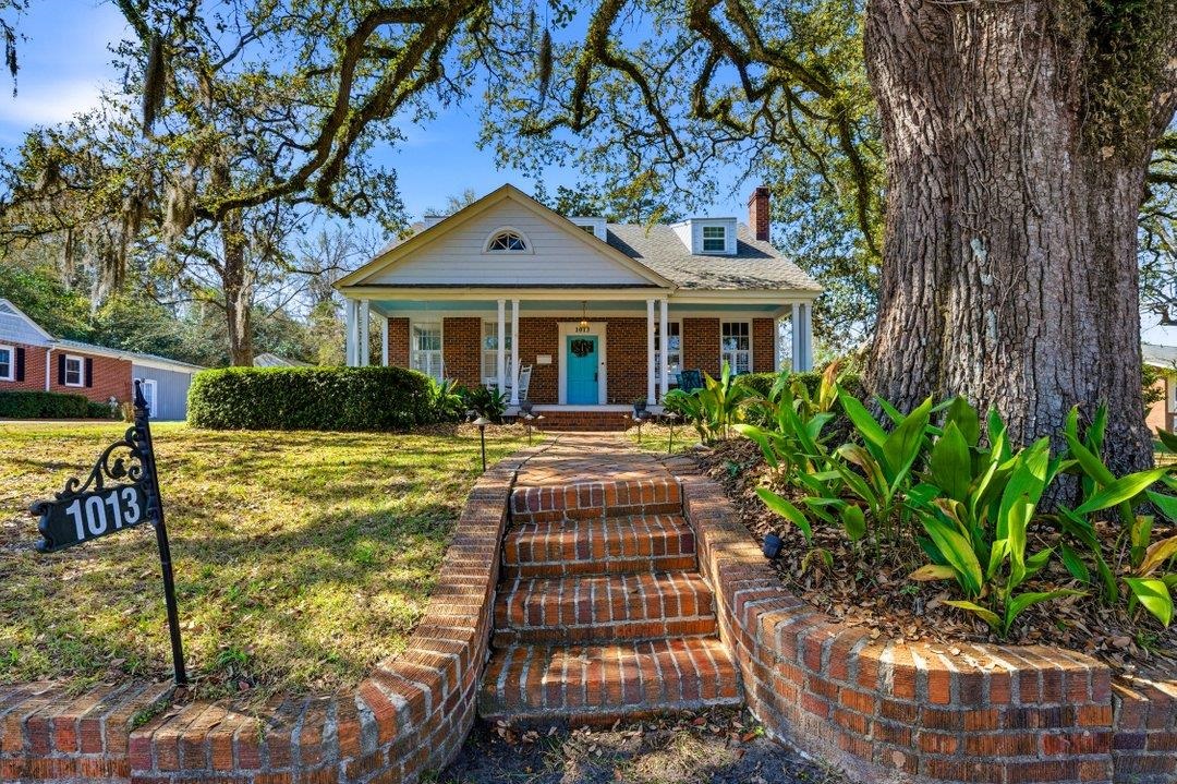 1013 Elm Street Conway, SC 29526 - Photo 2 of 52