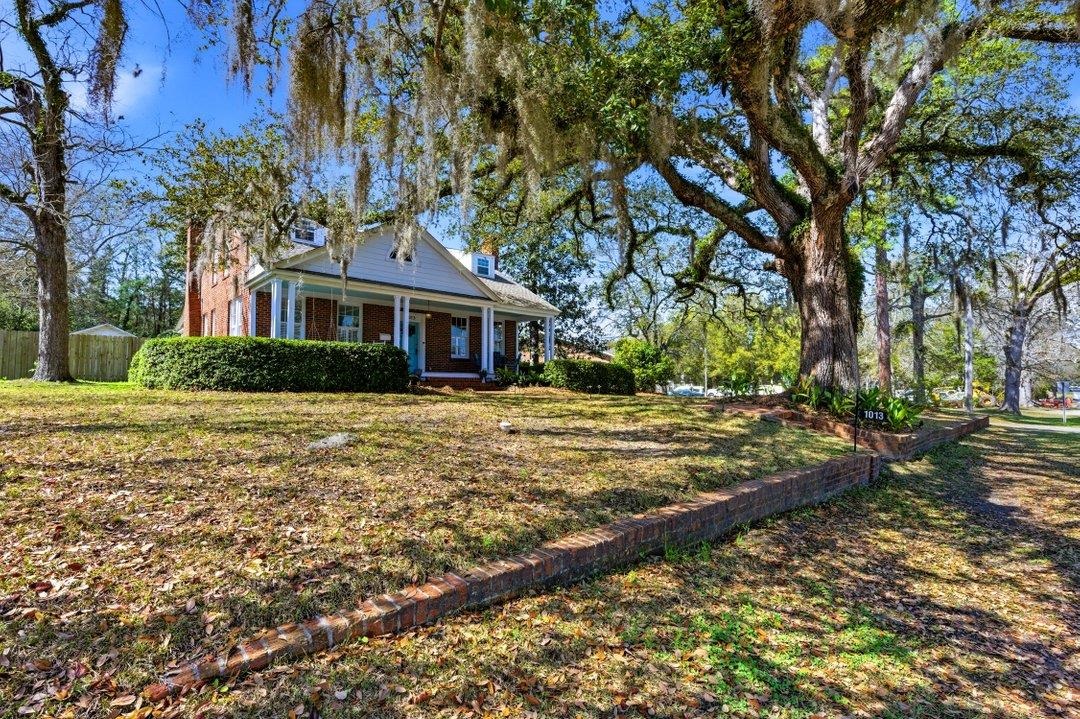 1013 Elm Street Conway, SC 29526 - Photo 3 of 52