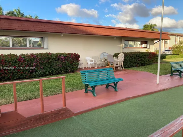 $109,000 | 5300 Washington Street, Unit N117, Hollywood, FL 33021