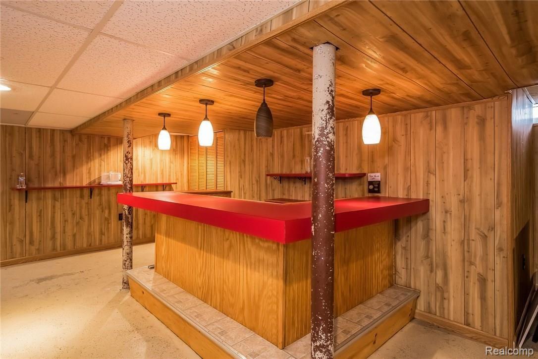 5084-5086 Yorkshire Road Detroit, MI 48224 - Photo 23 of 29 1043-Bar-2480506-medium.jpg