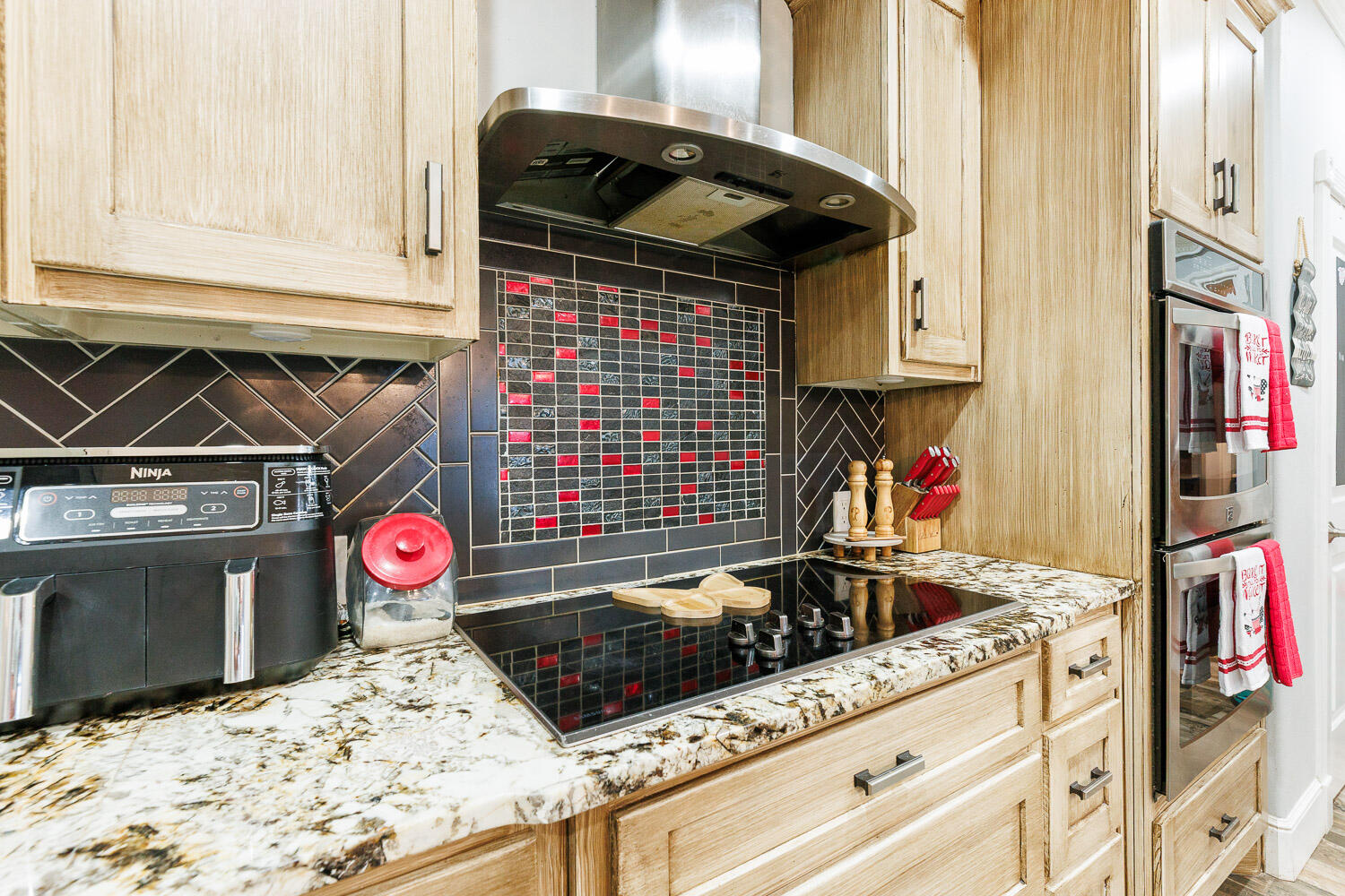 6523 East C R 6200 Lubbock, TX 79403 - Photo 8 of 86 Kitchen