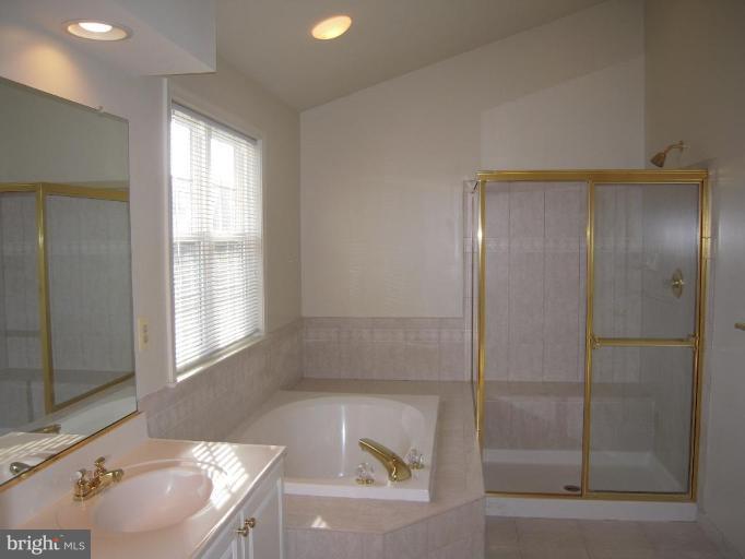 1927 Manor Grove Road Annapolis, MD 21401 - Photo 9 of 11 Master Bath