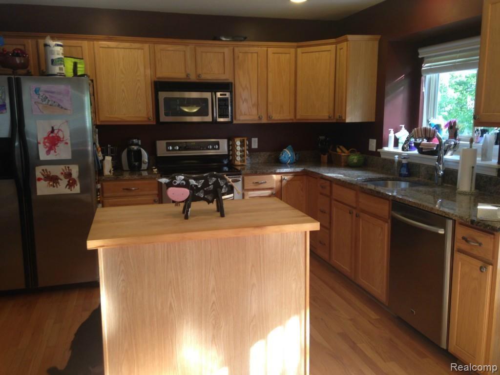 2142 Pleasant Ridge Howell, MI 48843 - Photo 24 of 25 IMG_2684.jpg