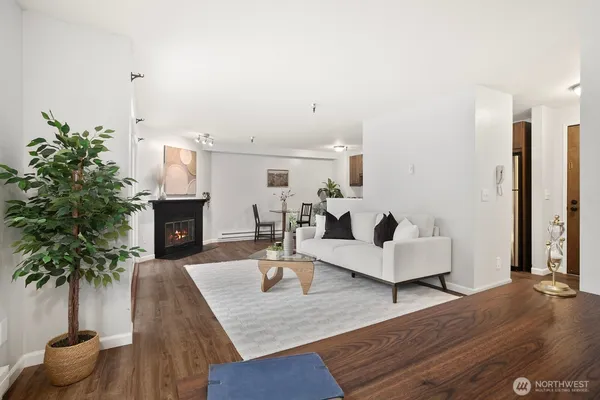 $265,000 | 1100 Harrington Avenue Northeast, Unit 211, Renton, WA 98056